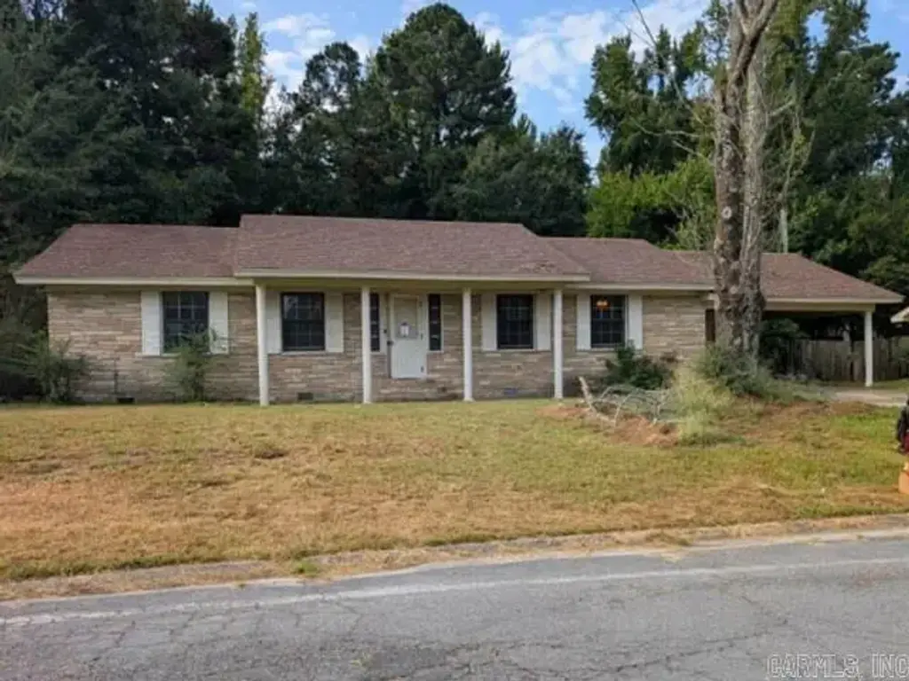 2400 Sheraton Park Drive, Pine Bluff