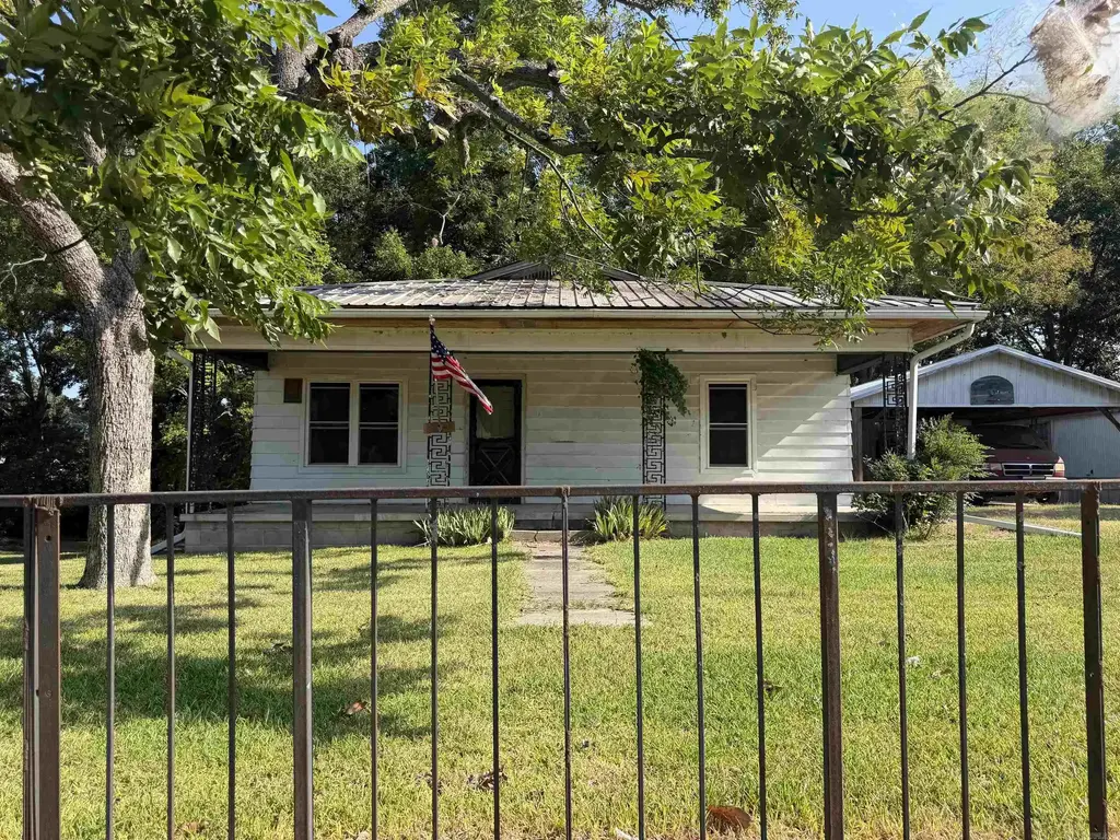 214 E Walnut Street, De Valls Bluff