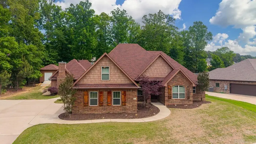 1002 Nature Way Drive, Benton