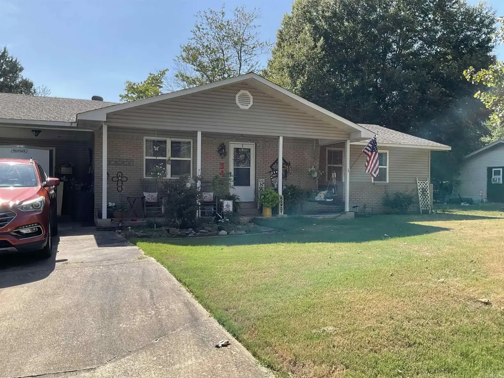 345 Terry Lane, Clinton