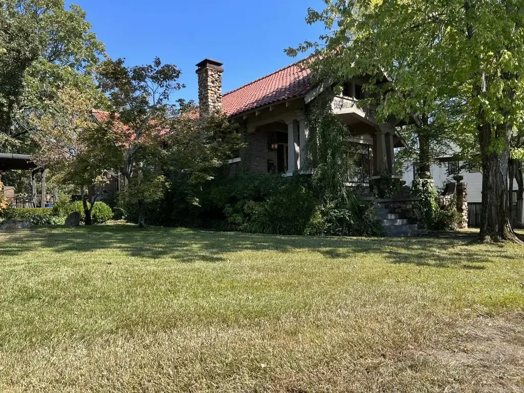 1012 1/2 Kavanaugh Boulevard, Little Rock