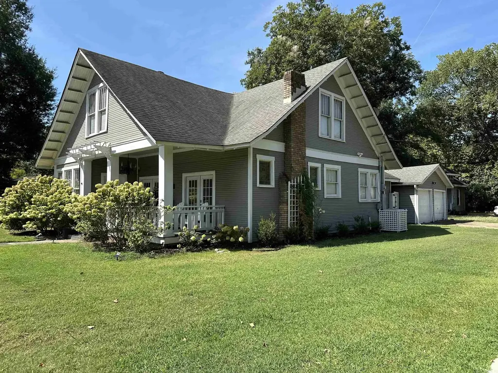 906 School St Street, Malvern