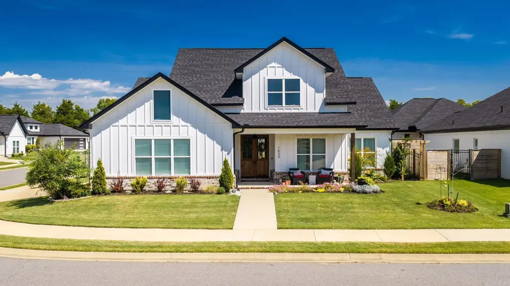 1630 Rohan Circle, Conway
