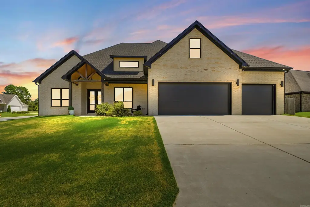 6070 Majestic Waters Drive, Benton