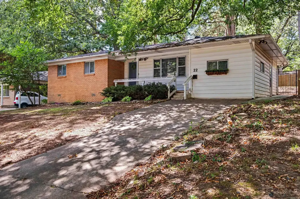 22 Holly Hill, Little Rock