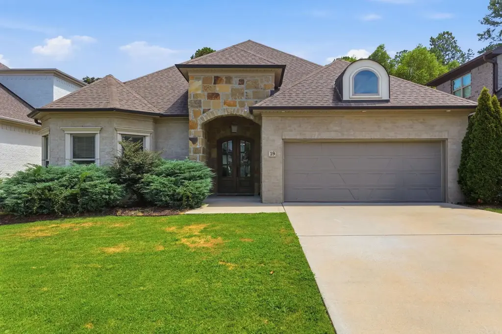 19 Waterside Drive, Little Rock