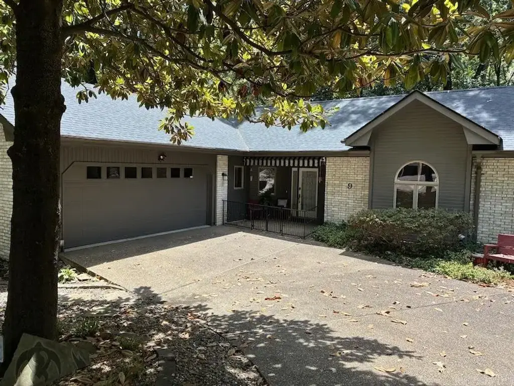 9 Emanuel Dr., Hot Springs Village