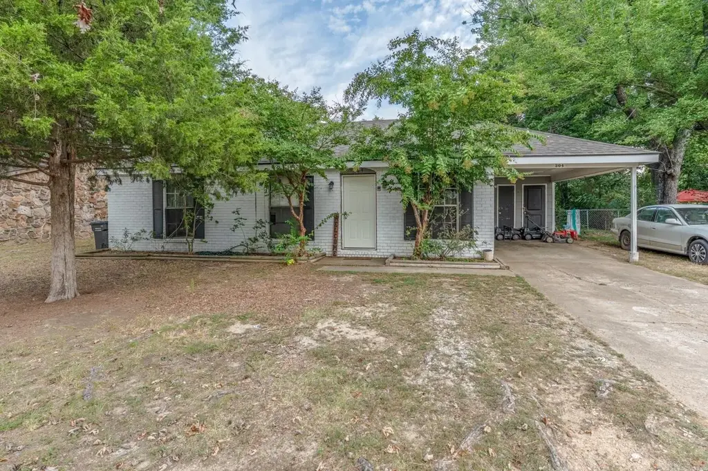 304 W Alpine St, Jonesboro