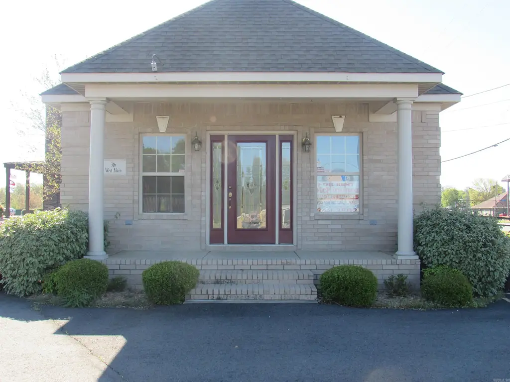 316 W Main St, Cabot