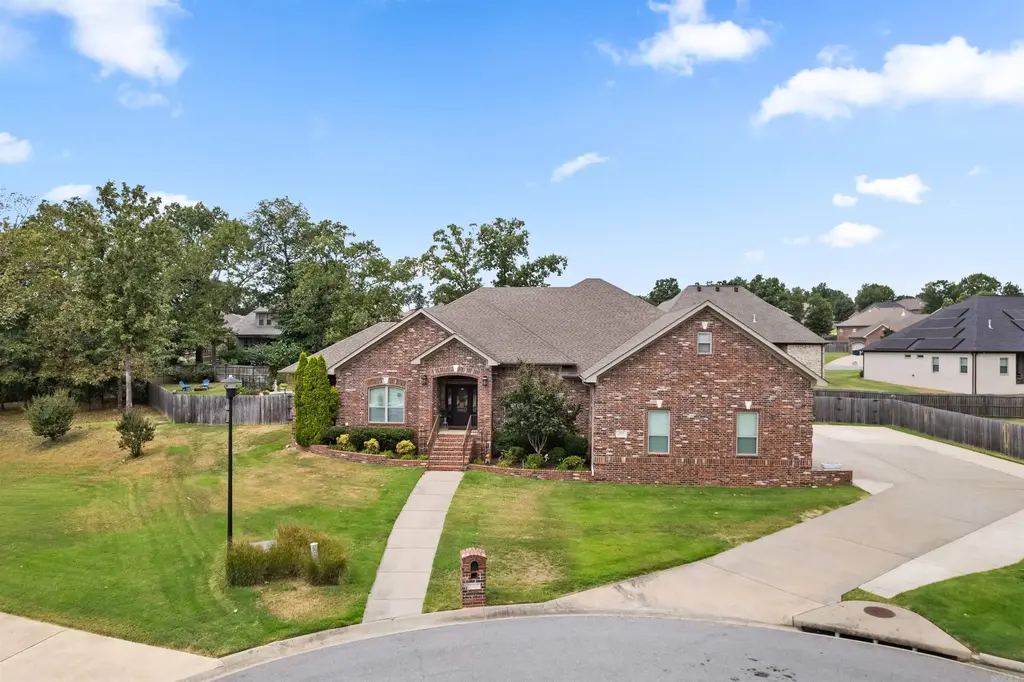 2617 Point River Cove, Sherwood