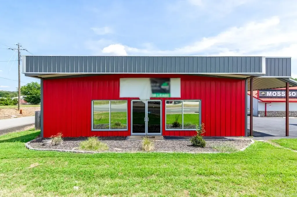 692 Hwy 65 N, Greenbrier