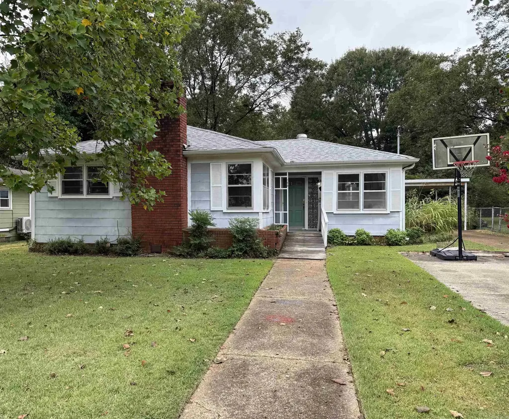 103 N College Street, Searcy