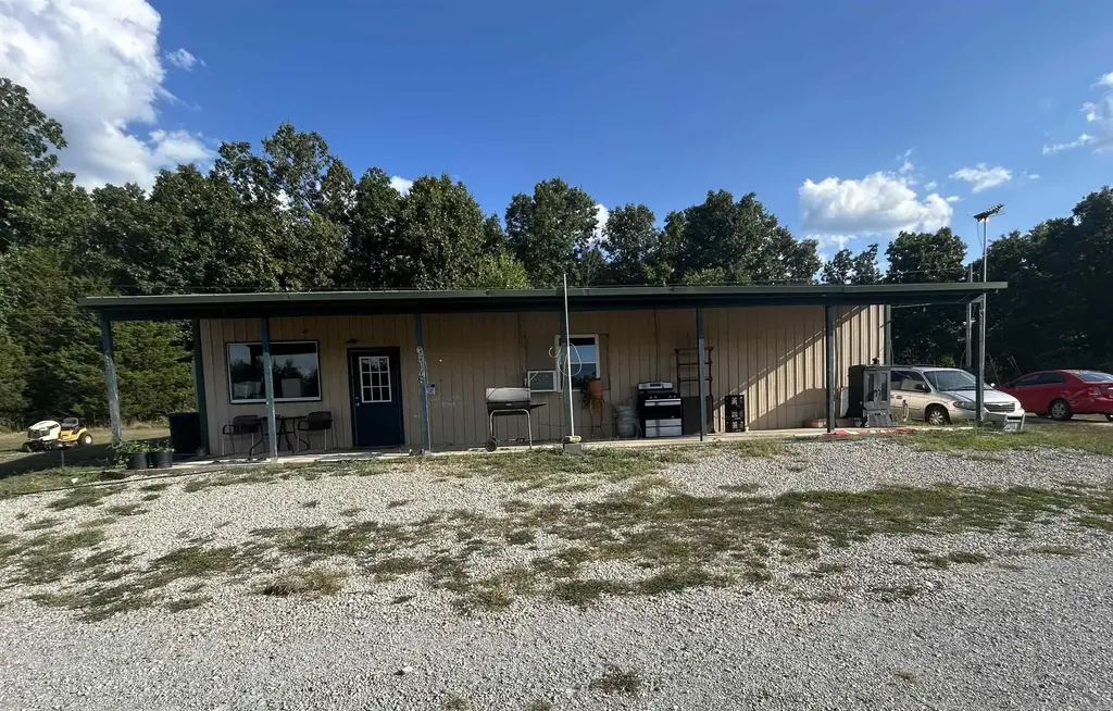 6519 Hwy 9 North, Camp