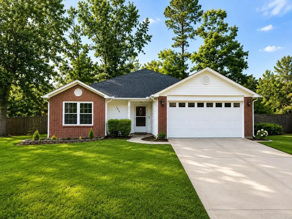 2406 Cherry Creek Circle, Bryant