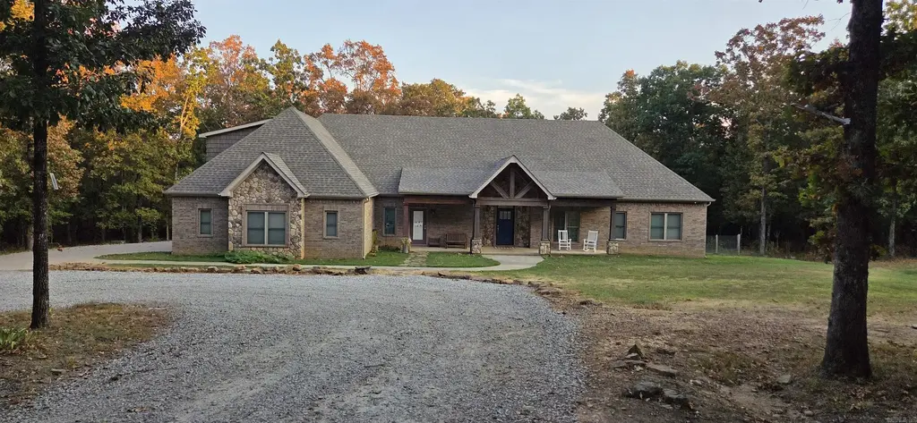 176 Red Bud Lane, Searcy
