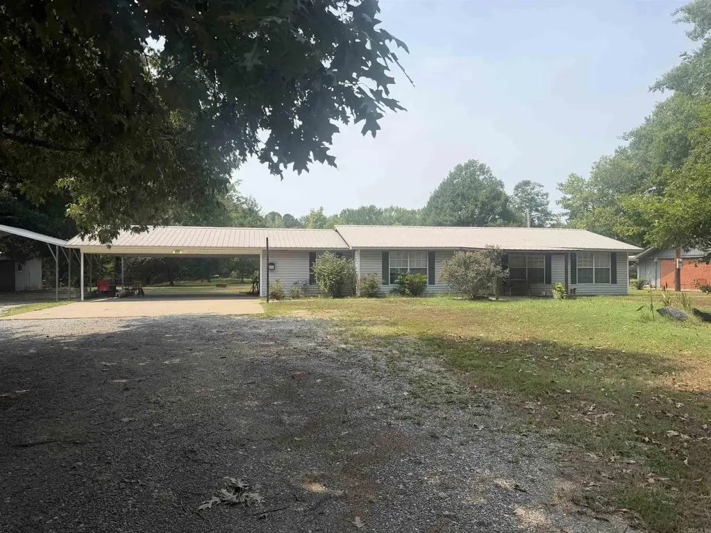 2604 Oakwood Cove, Pine Bluff