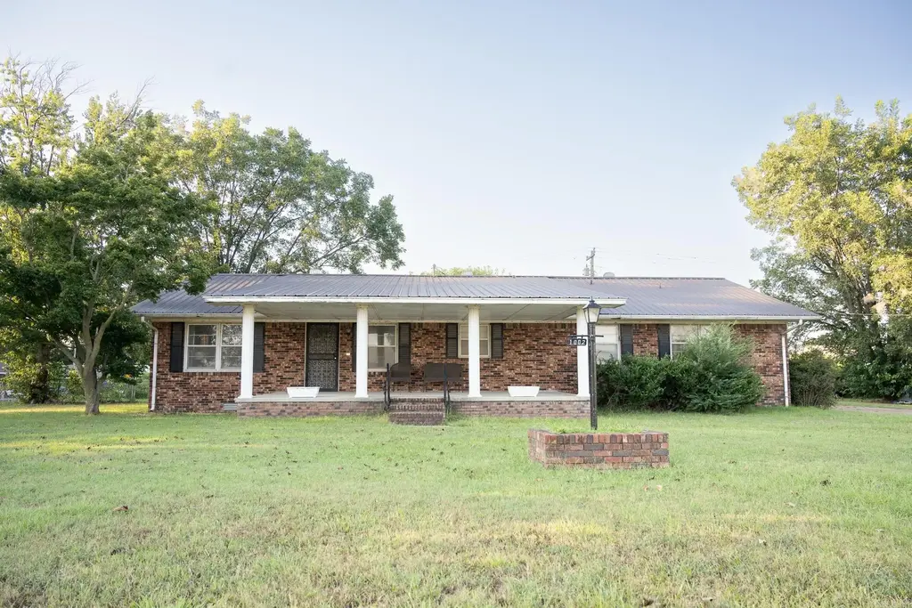 1002 Sycamore Drive, Pocahontas