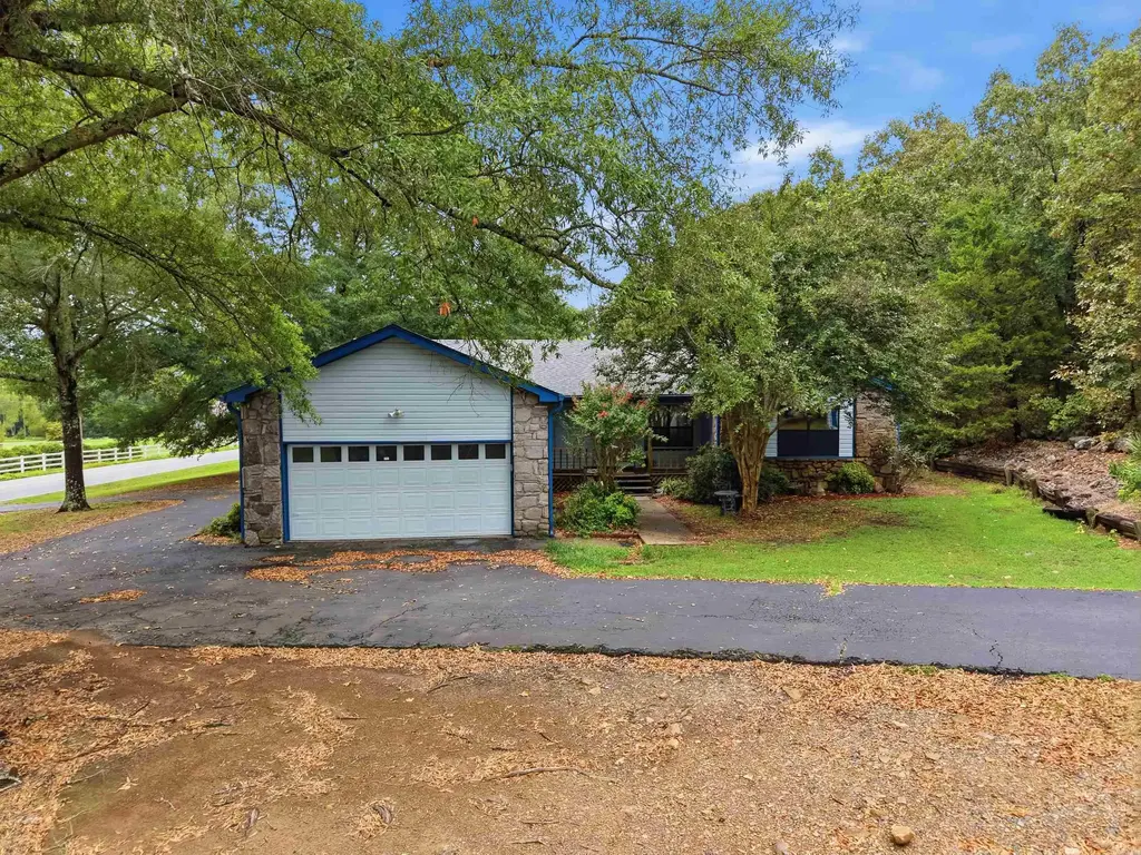 243 Pickles Gap Road, Conway