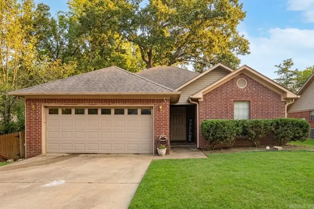 270 Pickwicket Dr, Conway
