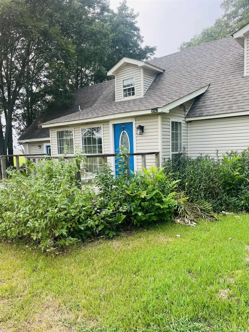 2027 E 82 Highway, Hamburg