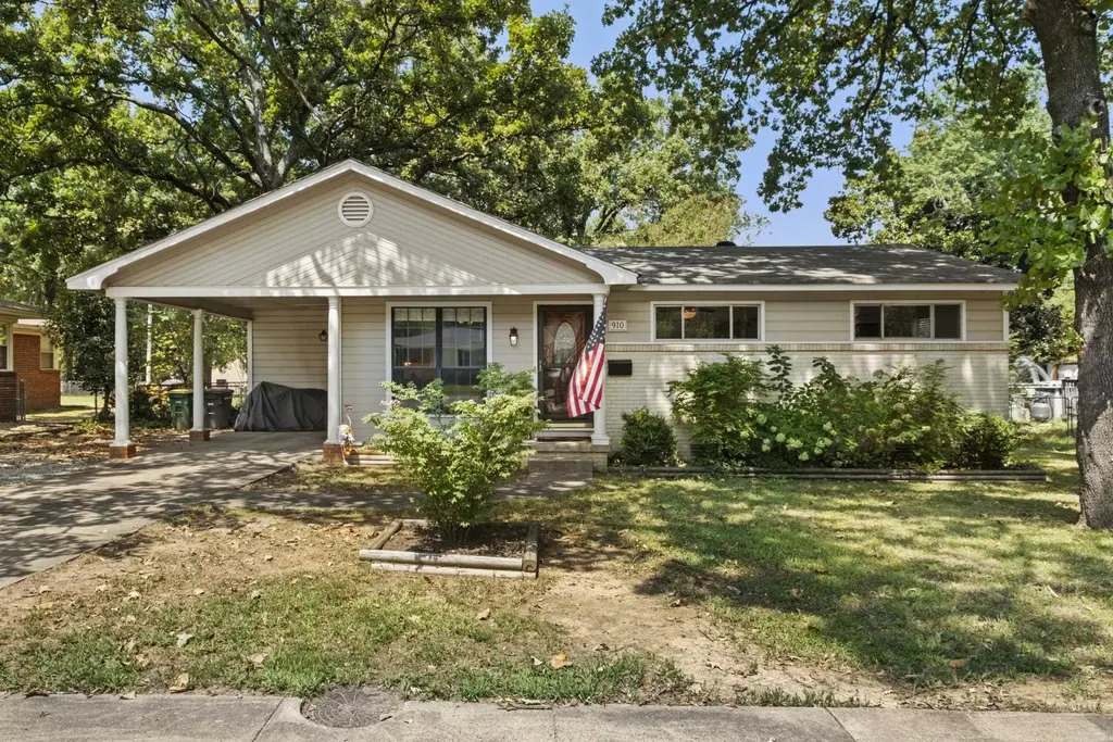 910 Wildwood Avenue, Sherwood