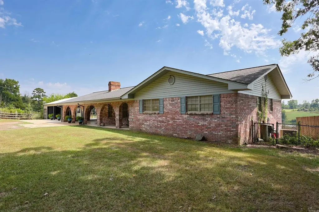 1236 Hwy 84, Umpire