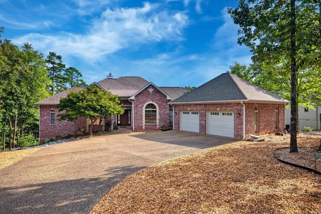 115 Pizarro Drive, Hot Springs Village