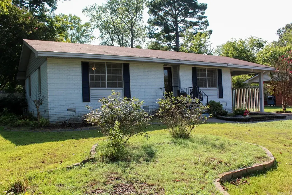 712 N Spruce, Searcy