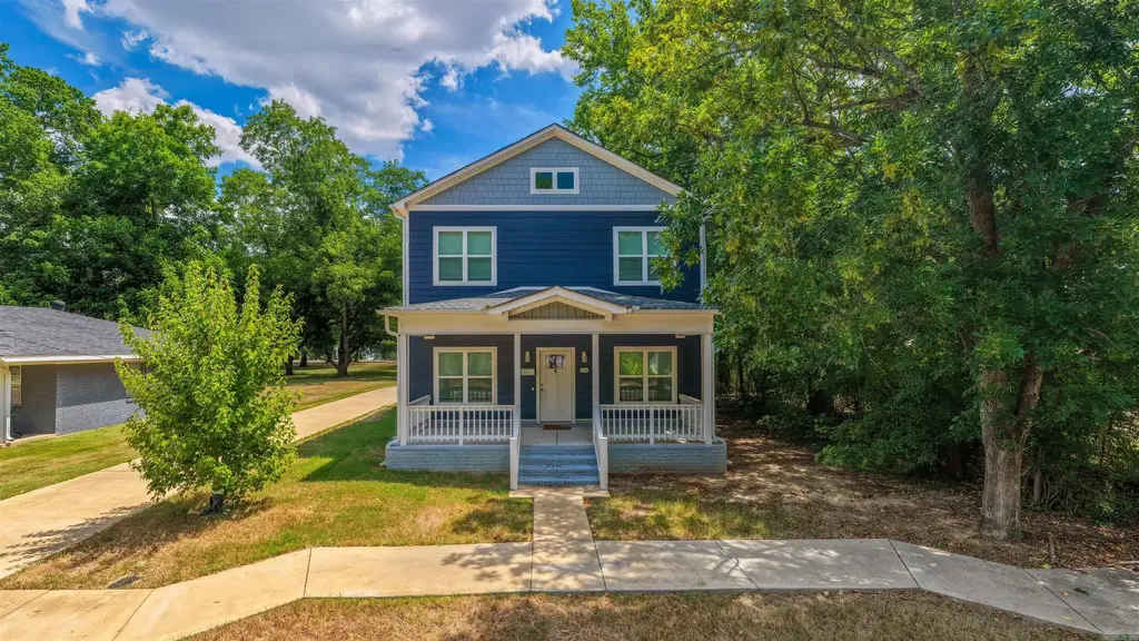 514 Center Street, Conway