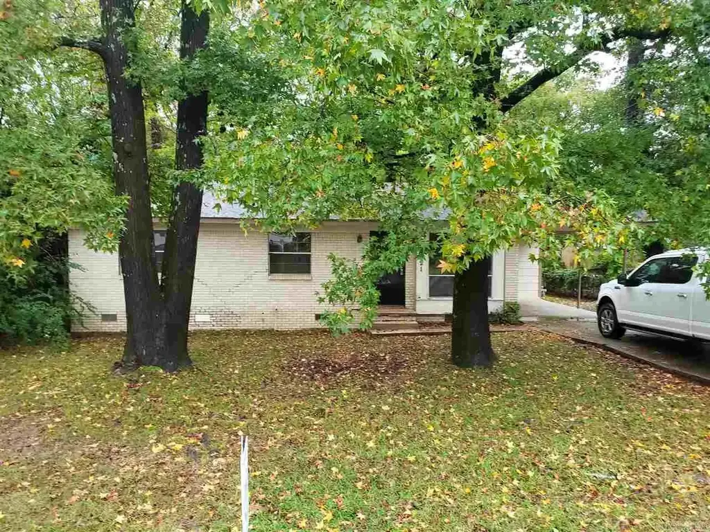 5921 Geyer Springs, Little Rock