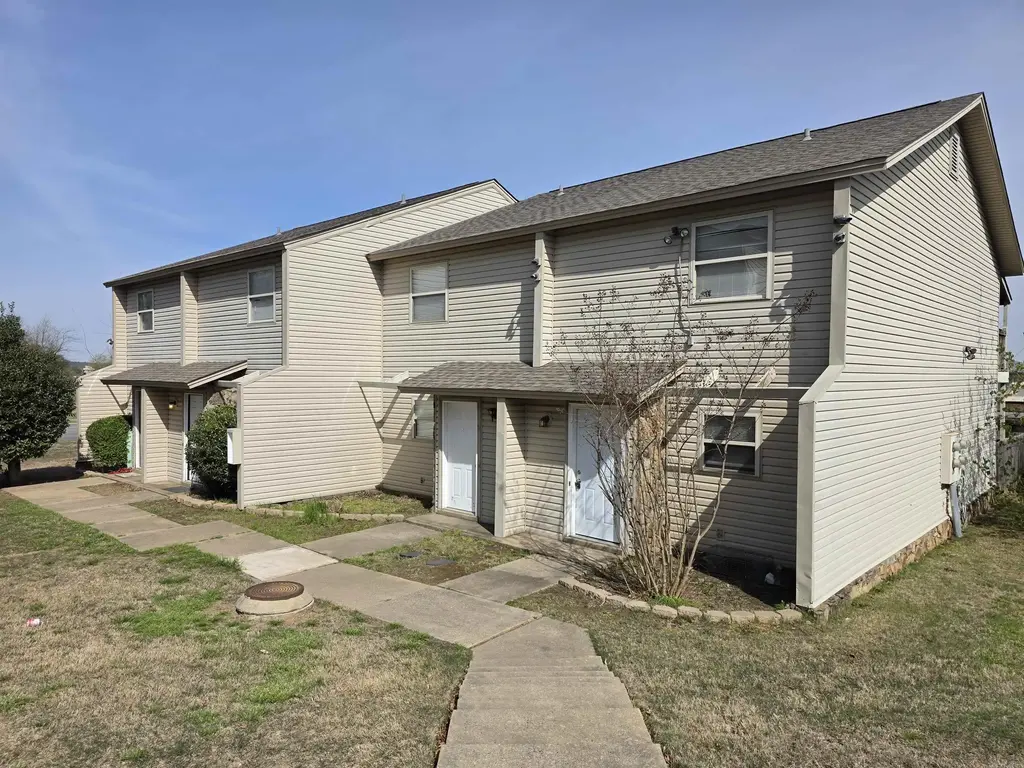 9-12 Edgehill Cove, Maumelle