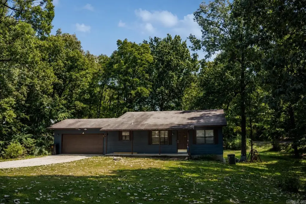 1501 Spinnenwebber St Street, Pocahontas