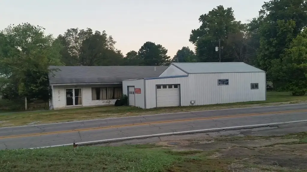 611 Hwy 56, Calico Rock
