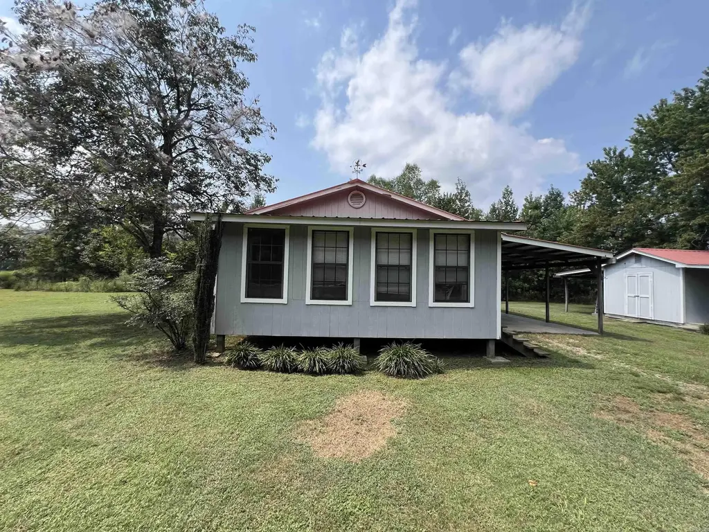 648 Hurricane Lake Road, Bald Knob