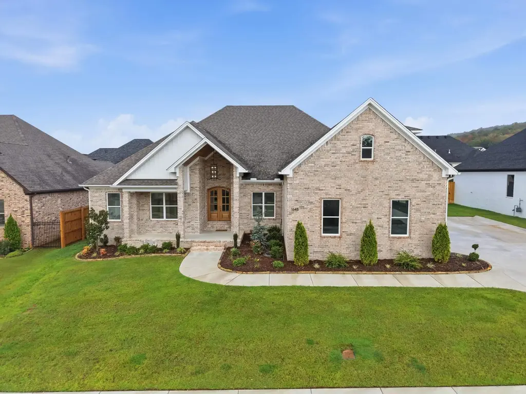 1645 Nantucket, Conway