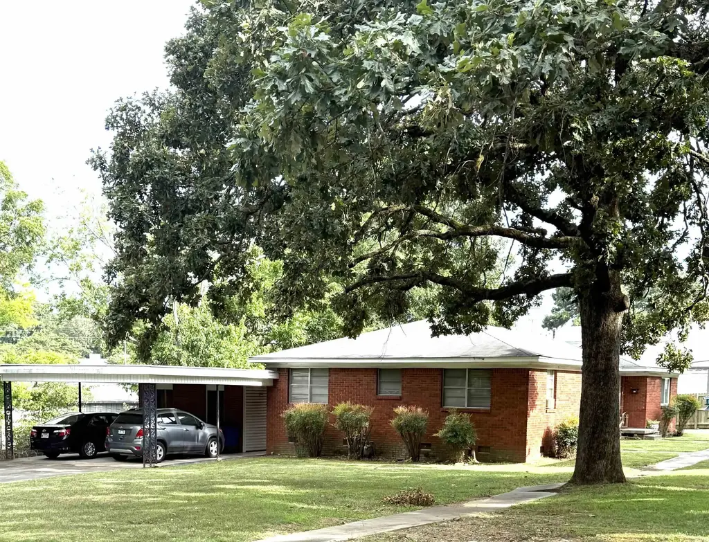110 & 112 W I Avenue, North Little Rock