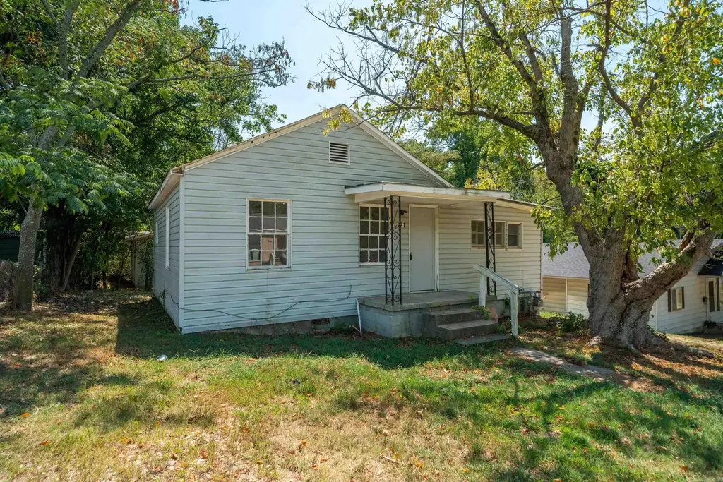 221 & 223 Wood St, Hot Springs