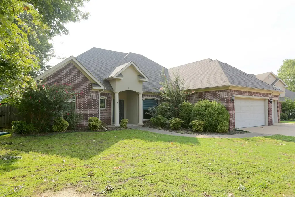 5008 Congressional, Benton
