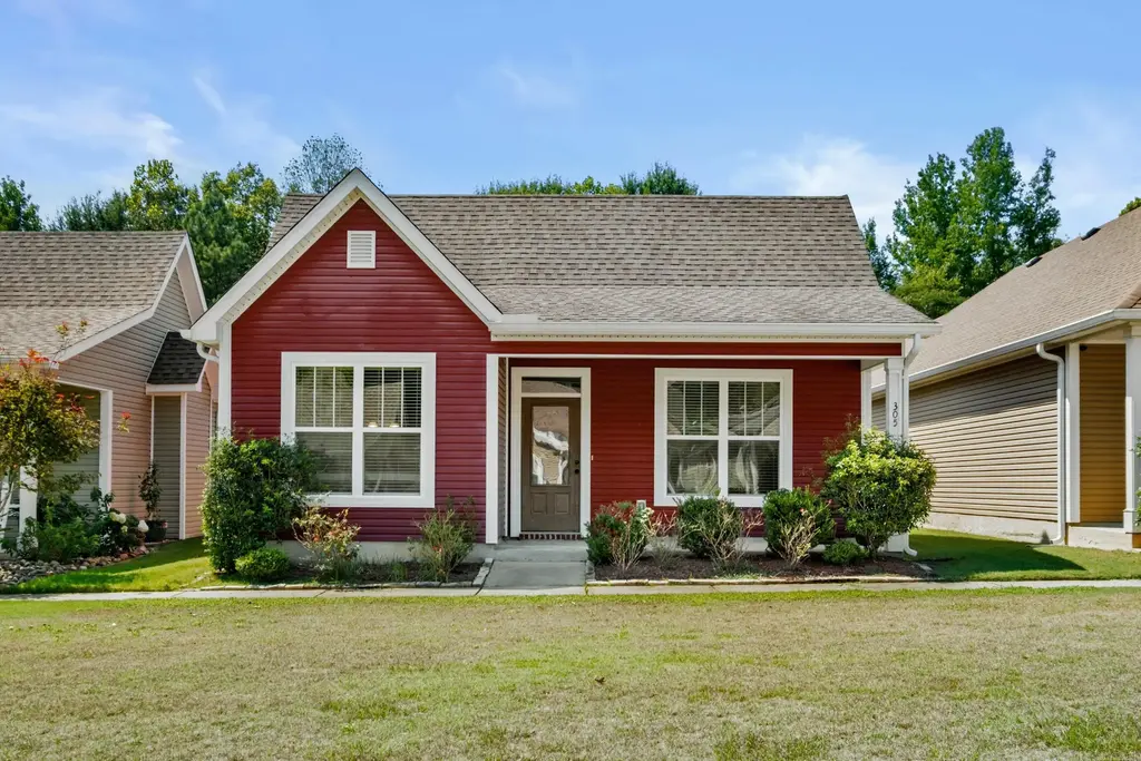 305 Prospect Park Loop, Bryant