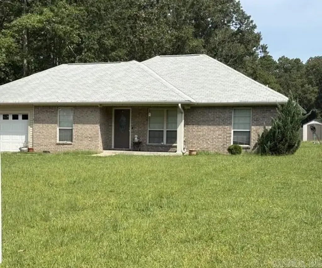 1303 W Holland Avenue, White Hall