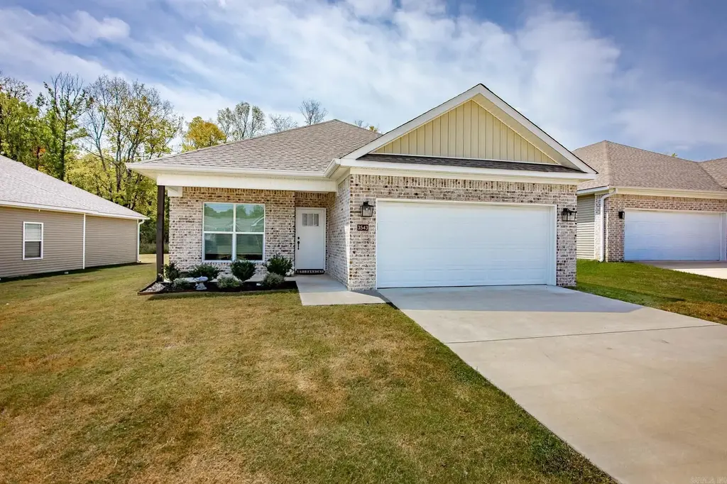 3543 Village Walk Drive, Bryant