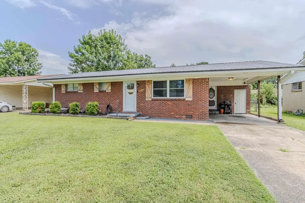 511 N 9 1/2 St, Paragould
