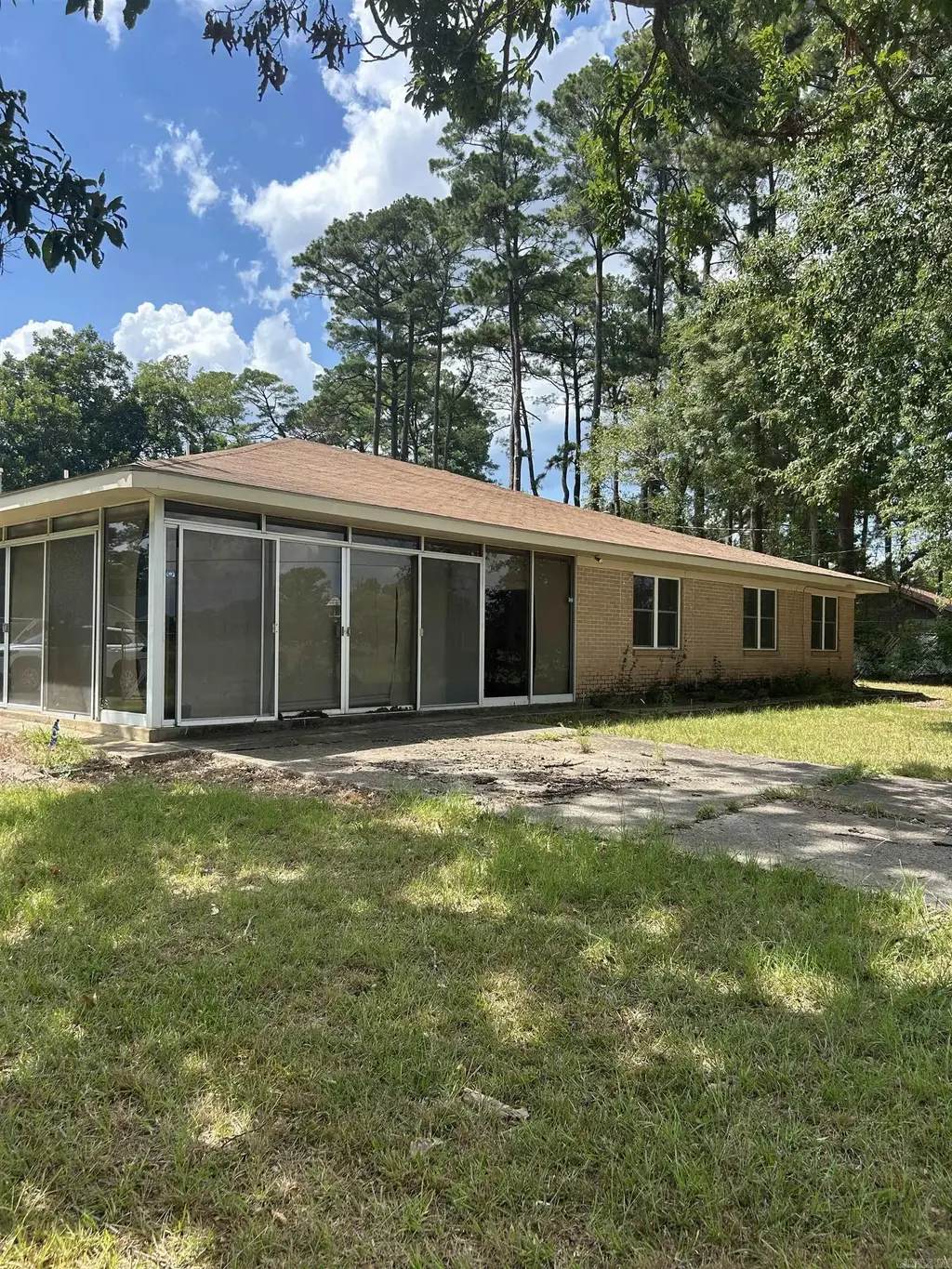 104 Falls Street, Monticello