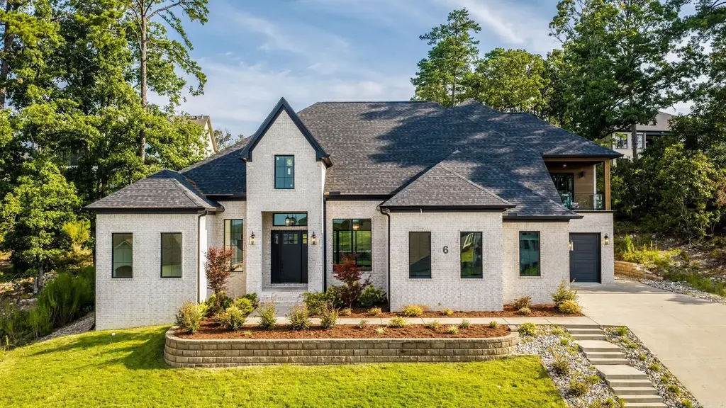 6 Haywood Ct, Little Rock