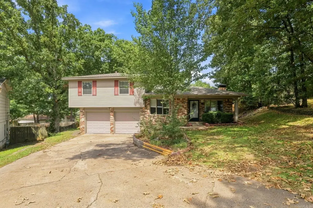 11 Cherrywood Ct, Little Rock