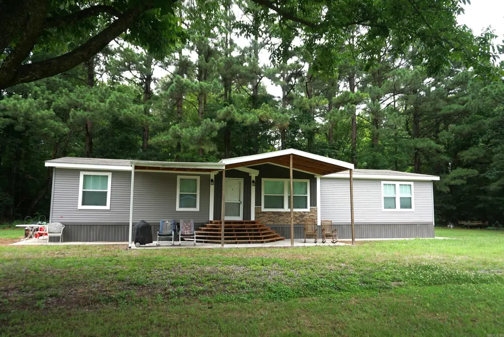 1305 Jones Island, Searcy