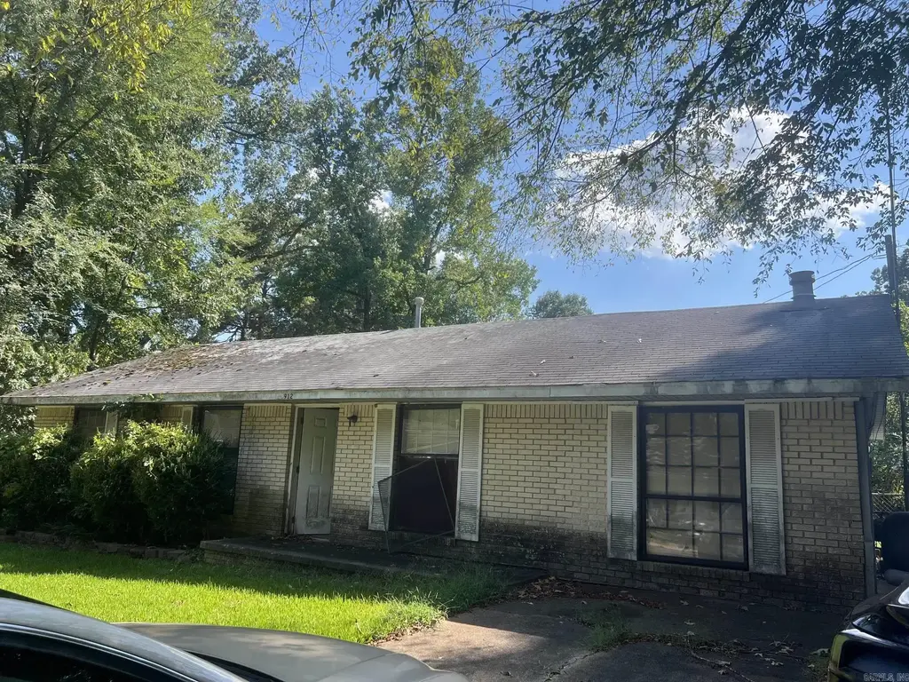 912 Edgehill Dr, Benton