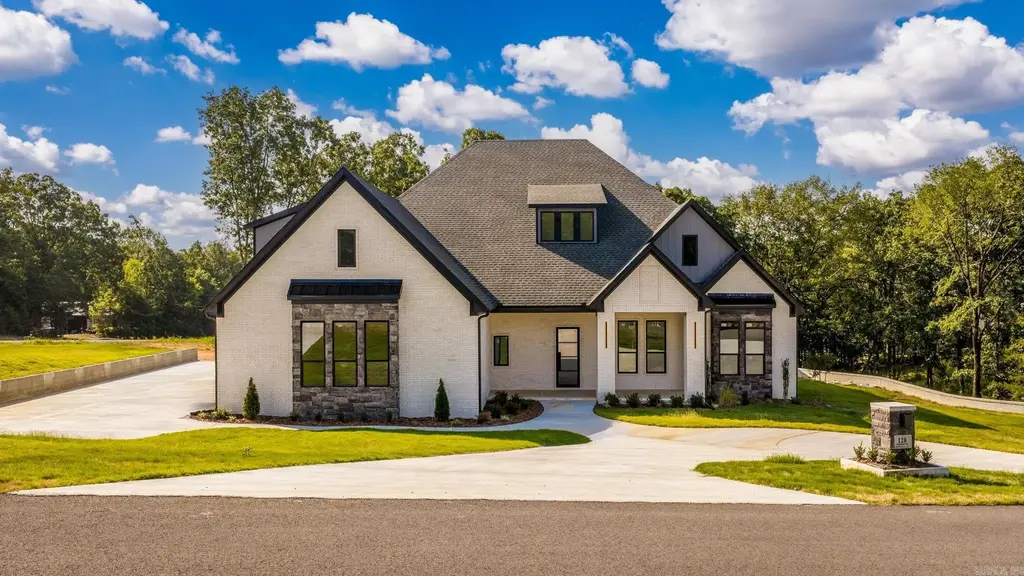 120 Highland Dr, Greenbrier