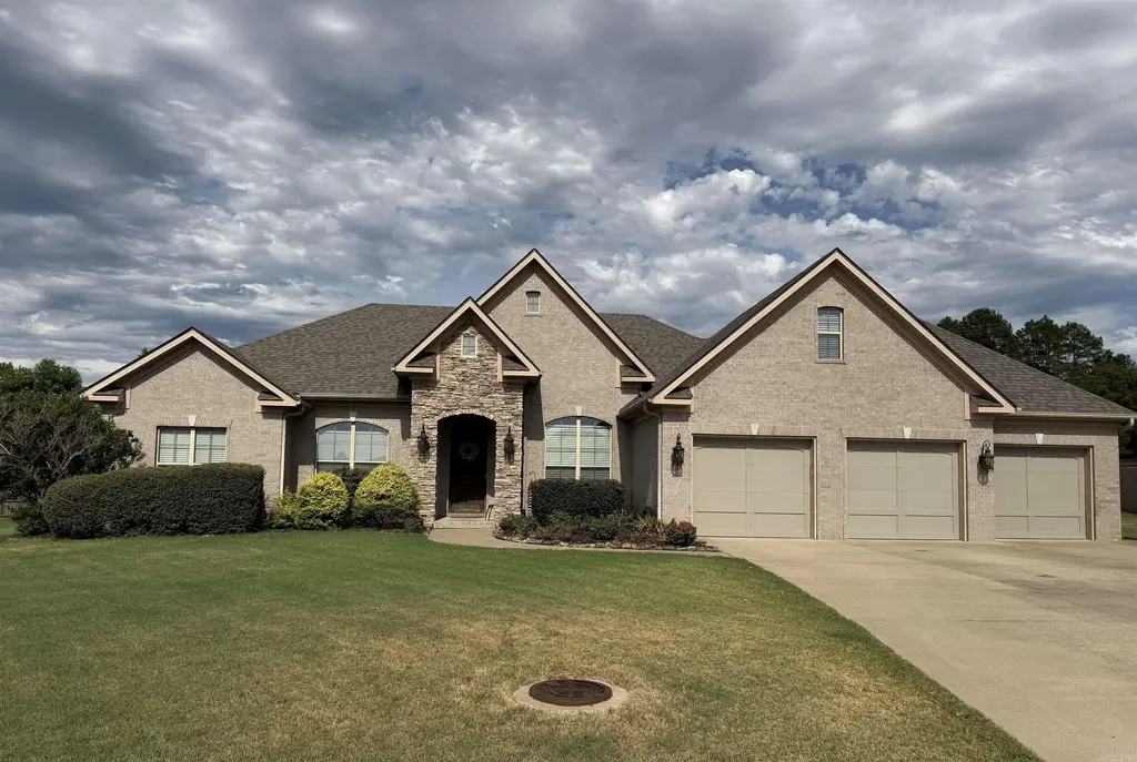 4800 Peterson Cove, Conway