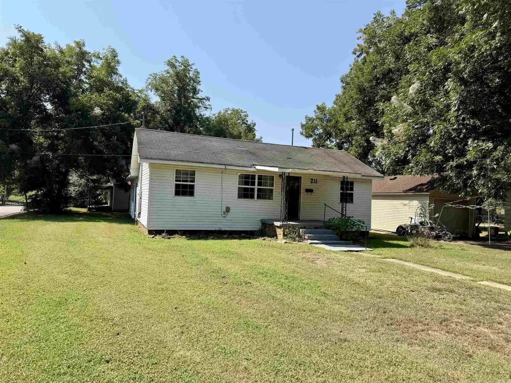 211 W Mckennon St, Clarksville